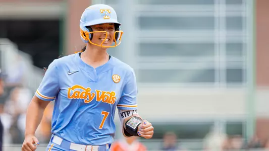 KNOXVILLE, TN - May 18, 2025 - Catcher Sophia Nugent #7 of the Tennessee Lady Volunteers during the 2025 NCAA Softball Tournament Regional game between the Ohio State Buckeyes and the Tennessee Lady Volunteers at Sherri Parker Lee Stadium in Knoxville, TN. Photo By Andrew Ferguson/Tennessee Athletics