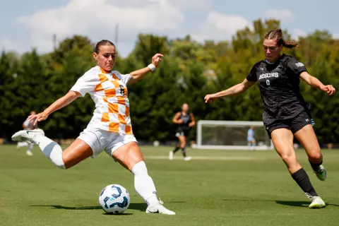 KNOXVILLE, TN - August 25, 2024 - Defender Sarah Bridenstine #6 of the Tennessee Lady Volunteers during the game between the Lipscomb Bisons and the Tennessee Volunteers at Regal Soccer Stadium in Knoxville, TN. Photo By Kyndall Williams/Tennessee Athletics