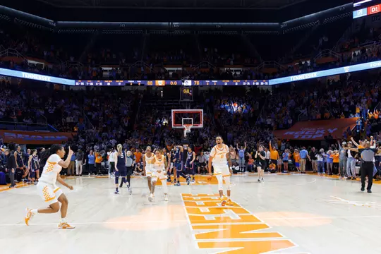 KNOXVILLE, TN - February 06, 2025 - The Tennessee Lady Volunteers celebrate after the game between the UConn Huskies and the Tennessee Lady Volunteers at Food City Center in Knoxville, TN. Photo By Kate Luffman/Tennessee Athletics