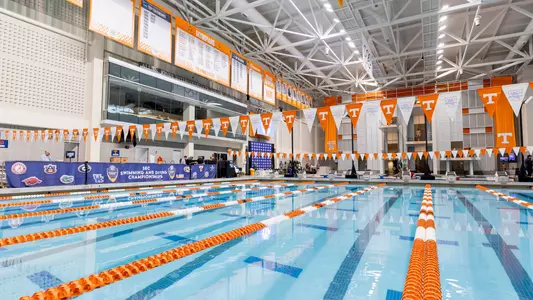 Vol Swim and Dive Signing Photo