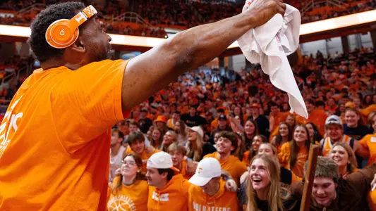 KNOXVILLE, TN - February 15, 2025 - DJ Sterl “The Pearl” leads Rocky Top Rowdies during “swag surf” during the game between the Vanderbilt Commodores and the Tennessee Volunteers at Food City Center in Knoxville, TN. Photo By Elliot Walker/Tennessee Athletics