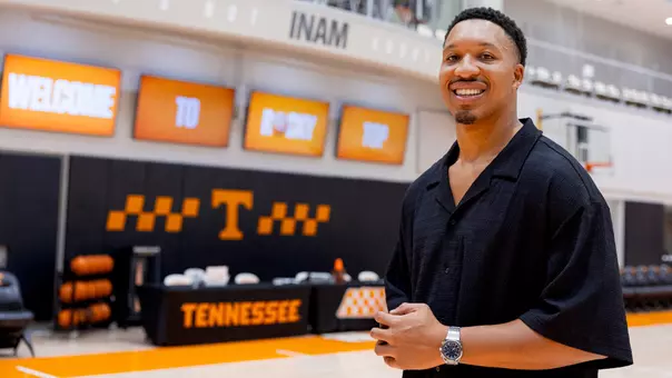 KNOXVILLE, TN - September 05, 2025 - VFL Grant Williams portrait taken at Pratt Pavilion in Knoxville, TN. Photo By Andrew Ferguson/Tennessee Athletics
