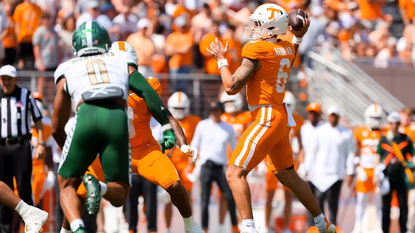 KNOXVILLE, TN - September 20, 2025 - Quarterback Joey Aguilar #6 of the Tennessee Volunteers during the game between the UAB Blazers and the Tennessee Volunteers at Neyland Stadium in Knoxville, TN. Photo By Drew Garrison/Tennessee Athletics