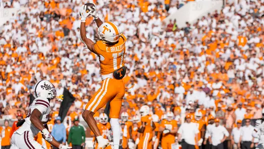 STARKVILLE, MS - September 27, 2025 - Wide receiver Chris Brazzell II #17 of the Tennessee Volunteers during the game between the Mississippi State Bulldogs and the Tennessee Volunteers at Davis Wade Stadium in Starkville, MS. Photo By Andrew Ferguson/Tennessee Athletics