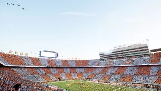 Checker Neyland 2025