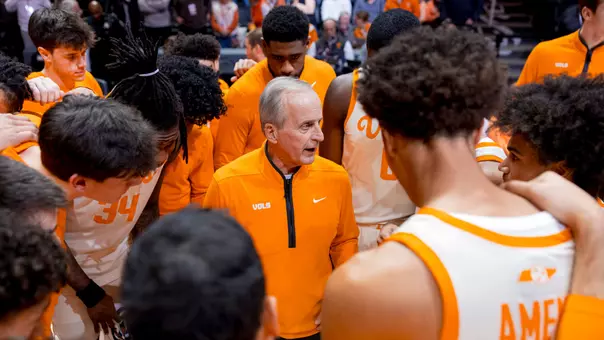 KNOXVILLE, TN - December 16, 2025 - Head Coach Rick Barnes of the Tennessee Volunteers before the game between the Louisville Cardinals and the Tennessee Volunteers at Food City Center in Knoxville, TN. Photo By Andrew Ferguson/Tennessee Athletics