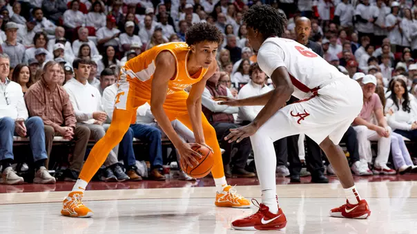 TUSCALOOSA, AL - January 24, 2026 - Forward Nate Ament #10 of the Tennessee Volunteers during the game between the Alabama Crimson Tide and the Tennessee Volunteers at Coleman Coliseum in Tuscaloosa, AL. Photo By Andrew Ferguson/Tennessee Athletics
