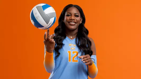 Outside Hitter Kennedi Rogers Signs with Tennessee