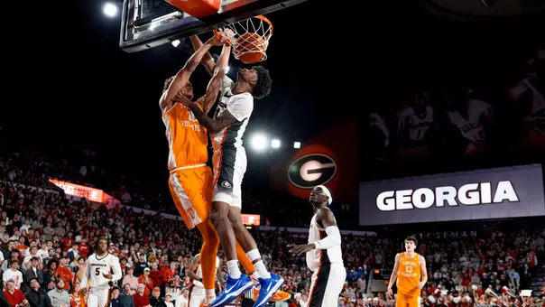ATHENS, GA - January 28, 2026 - Forward Nate Ament #10 of the Tennessee Volunteers during the game between the Georgia Bulldogs and the Tennessee Volunteers at Stegeman Coliseum in Athens, GA. Photo By Andrew Ferguson/Tennessee Athletics