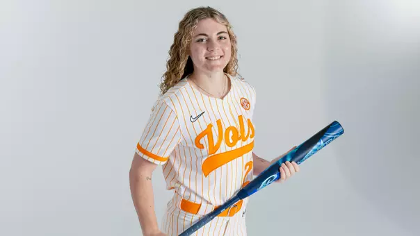 KNOXVILLE, TN - January 09, 2026 - Outfielder Taelyn Holley #27 of the Tennessee Lady Volunteers portrait taken during Photo Day in Knoxville, TN. Photo By Andrew Ferguson/Tennessee Athletics