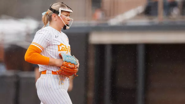 KNOXVILLE, TN - March 08, 2026 - Pitcher Peyton Hardenburger #80 of the Tennessee Lady Volunteers during the game between the LSU Tigers and the Tennessee Lady Volunteers at Sherri Parker Lee Stadium in Knoxville, TN. Photo By Avery Bane/Tennessee Athletics