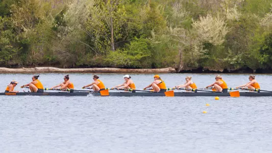 Tennessee Races in varsity eight competition at Melton Hill Lake