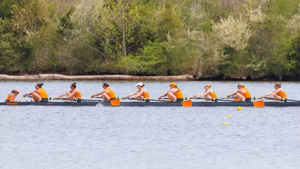 Tennessee Races in varsity eight competition at Melton Hill Lake