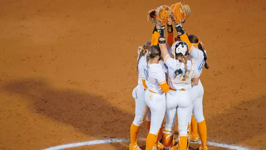 KNOXVILLE, TN - March 27, 2026 - The Tennessee Lady Volunteers during the game between the Ole Miss Rebels and the Tennessee Lady Volunteers at Sherri Parker Lee Stadium in Knoxville, TN. Photo By Elliot Walker/Tennessee Athletics