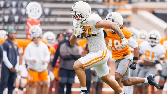 KNOXVILLE, TN - March 26, 2026 - Tight end Luca Wolf #87 of the Tennessee Volunteer during the Football Spring Scrimmage at Neyland Stadium in Knoxville, TN. Photo By Kyndall Williams/Tennessee Athletics
