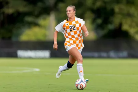 KNOXVILLE, TN - August 13, 2026 - Forward Kylee Simmons #22 of the Tennessee Lady Volunteers during the game between the Rutgers Scarlet Knights and the Tennessee Volunteers at Regal Soccer Stadium in Knoxville, TN. Photo By Andrew Ferguson/Tennessee Athletics