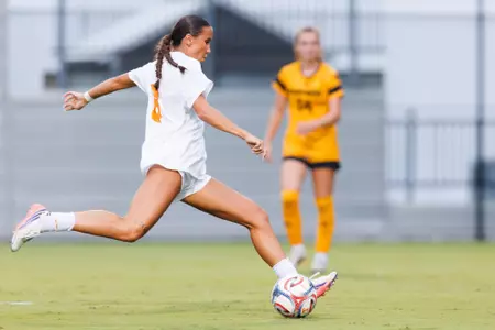 KNOXVILLE, TN - August 20, 2026 - Midfielder Olivia Feagin #8 of the Tennessee Lady Volunteers during the game between the Milwaukee Panthers and the Tennessee Volunteers at Regal Soccer Stadium in Knoxville, TN. Photo By Ryan Beatty/Tennessee Athletics