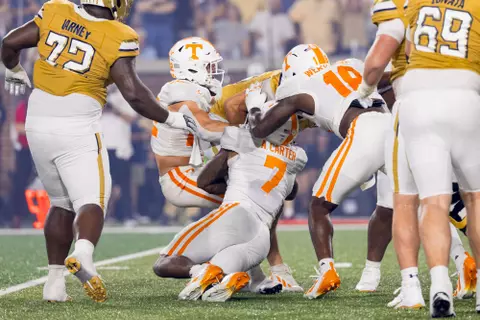 ATLANTA, GA - September 12, 2026 - Linebacker Jeremiah Telander #22 and Linebacker Arion Carter #7 of the Tennessee Volunteers during the game between the Georgia Tech Yellow Jackets and the Tennessee Volunteers at Bobby Dodd Stadium at Historic Grant Field in Atlanta, GA. Photo By Andrew Ferguson/Tennessee Athletics