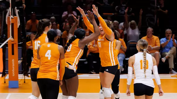 Lady Vols Celebrate Win