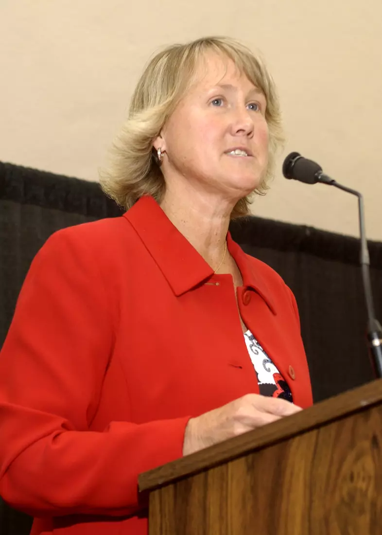 Former Wisconsin senior associate athletic director Cheryl Bailey speaking at the 30th anniversary of women's athletics at the UW in 2005