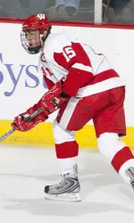 <b>Freshman forward Craig Smith notched 4 assists on 6 Badger goals over the weekend</b>