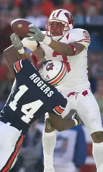 <b>Lee Evans, seen here playing for the Badgers, has six touchdowns on the season.</b>