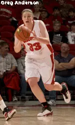 Lin Zastrow and the Badgers look to move to 12-2.