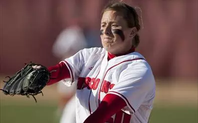 Badgers drop close game to NU Image