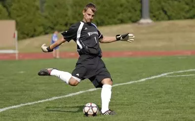 <b>Alex Horwath made a career-high eight saves to preserve the win for UW</b>