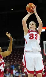 <b>Junior Lin Zastrow led the Badgers with a career-high 19 points.</b>
