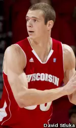 <b>Jon Leuer posted game highs with 16 points and 13 rebounds.</b>