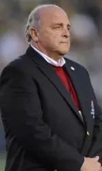 <b>A member of the Rose Bowl Hall of Fame, Barry Alvarez coached three UW teams to wins in Pasadena.</b>