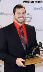 <b>Gabe Carimi is just the second player in Wisconsin history to win the Outland Trophy.</b>