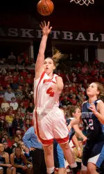 Tara Steinbauer led the Badgers with 19 points against Indiana.