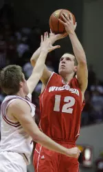 <b>Jason Bohannon tallied 11 points to round out UW's five double-digit scorers on the night.</b>