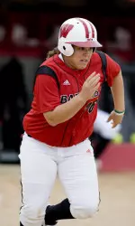<b>Karla Powell hit the go-ahead home run in the top of the seventh for Wisconsin.</b>