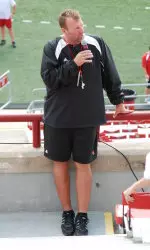 <b>Head coach Bret Bielema speaks to the crowd at the 2010 Football Training Camp Outing.</b>