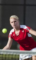 <b>True freshmen Jenny Hois won 6-0,6-0 against Old Domion in the dual season opener.</b>