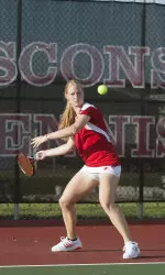 <b>With a win over Illinois-Chicago, freshman Nicky Stracar improves her record to 5-0 at No. singles.</b>