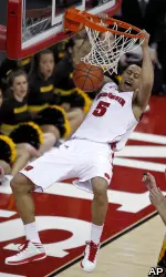 <b>Evans scored 19 points, seven rebounds and four assists, while also shooting 75 percent at the free-throw line.</b>