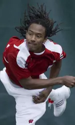 <b>Rod Carey dropped a 6-1, 7-6 (8-6) decision to Isade Juneau at No. 1 singles.</b>