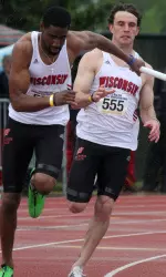 <b>Brady Hammon and Kyle Jefferson teamed up to help Wisconsin win the 4x100-meter relay on Saturday.</b>