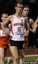 <b>Senior Elliot Krause finished runner-up in the men's 10,000 meters with a time of 28:59.71.</b>