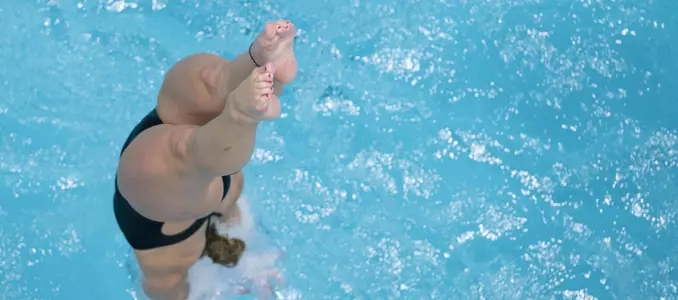 Ashley Peterson diving