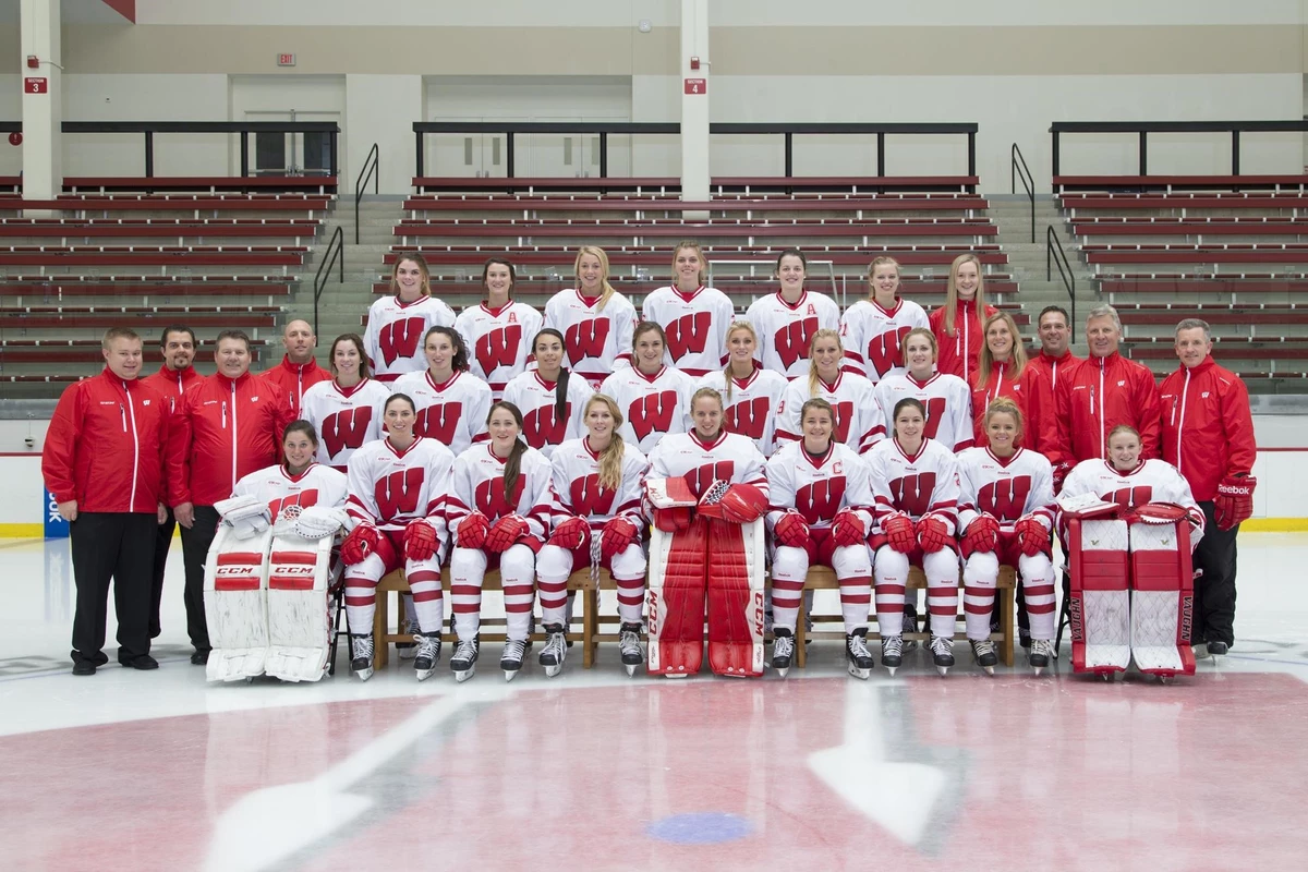 2015-16 Women's Hockey Team Photo