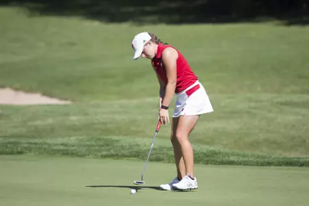 Tess Hackworthy putts