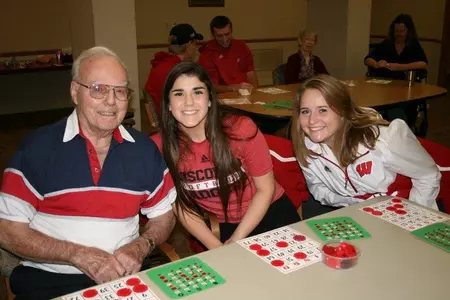 Wisconsin softball Badgers Give Back