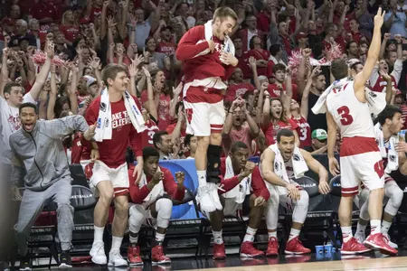 Jordan Smith (2) and the bench celebrate a 3-pointer during the Badgers' 85-78 Elite Eight win over Arizona in the West Regional final, March 28, 2015 (David Stluka photo)