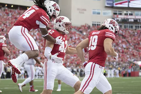 Wisconsin football celebration D'cota Dixon