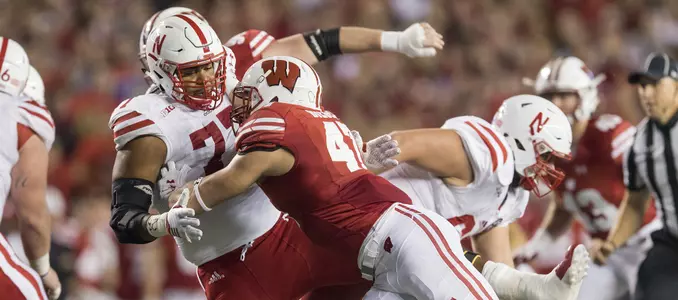 Football defense vs. Nebraska 2016 Vince Biegel